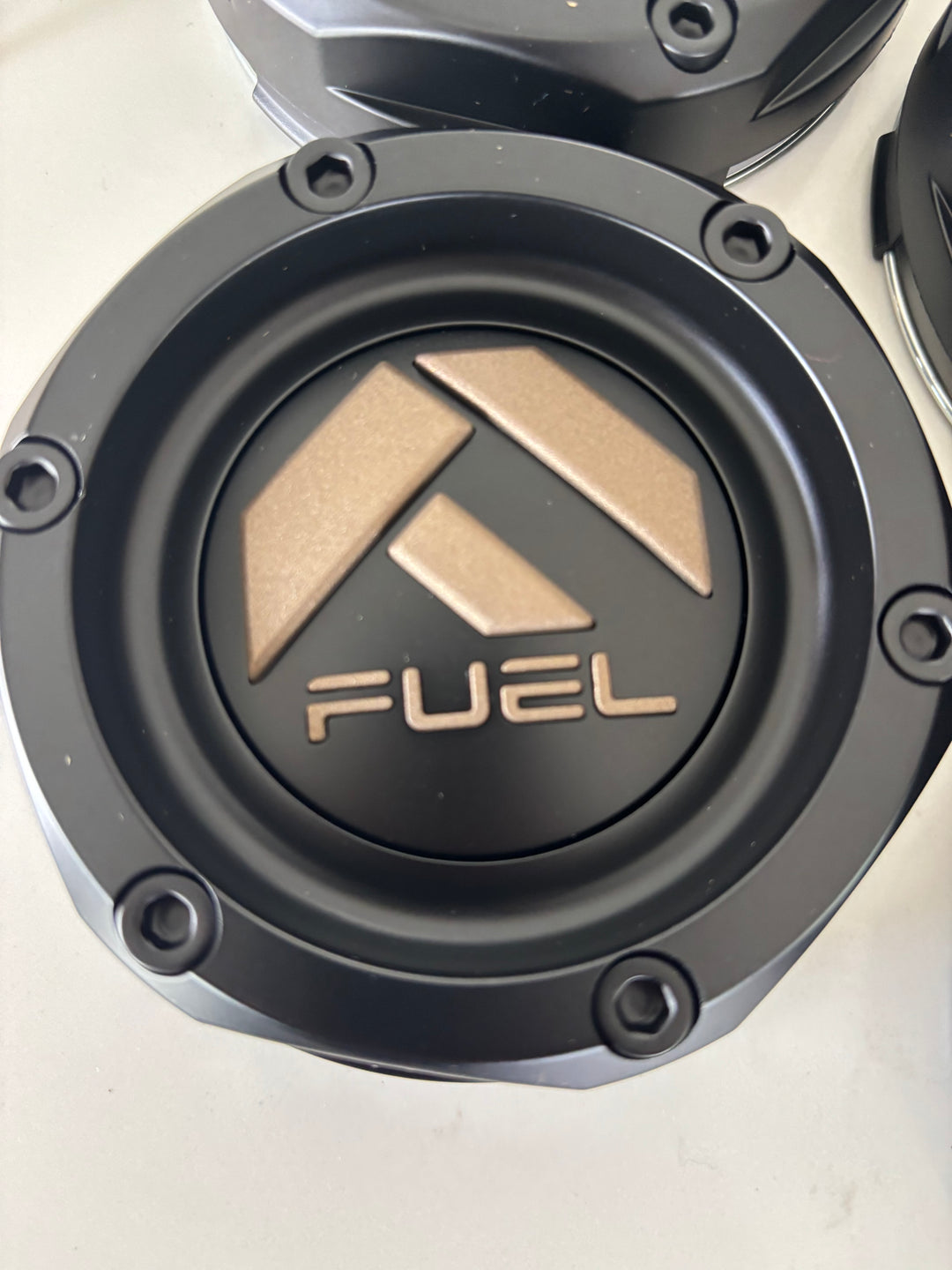 Bouchon de réservoir de carburant Mt-blk/brz Snap In 6x5.5/5x150